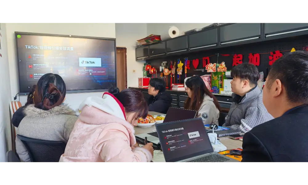 tervitab Hiina uut aastat Power Tower Solutionsiga